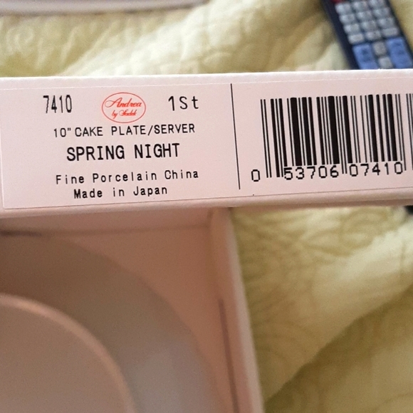 Andrea by Sadek Fine Porcelain Cake Plate/Server - Picture 4 of 4